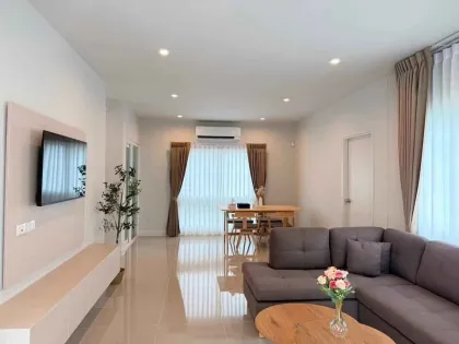 Grande villa 4 chambres à louer à Anasiri Paklok, Phuket