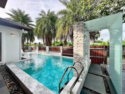 Lujosa villa de teca con 4 habitaciones y piscina en Koh Kaew, Phuket