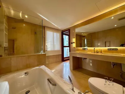 Lujosa villa de teca con 4 habitaciones y piscina en Koh Kaew, Phuket