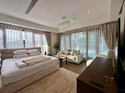 Lujosa villa de teca con 4 habitaciones y piscina en Koh Kaew, Phuket