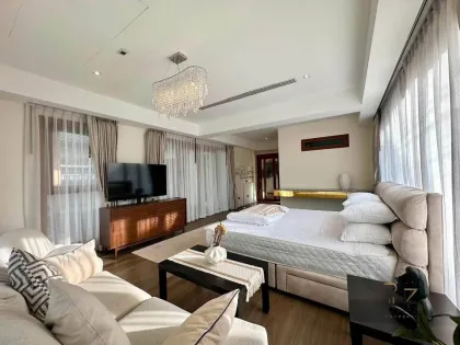 Lujosa villa de teca con 4 habitaciones y piscina en Koh Kaew, Phuket