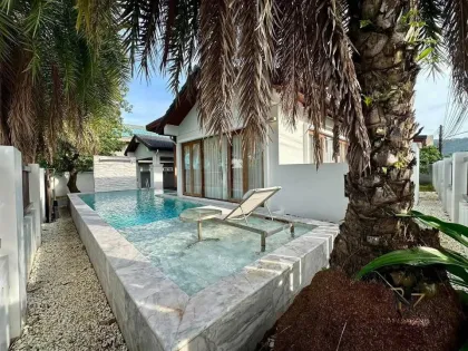 Lujosa villa de teca con 4 habitaciones y piscina en Koh Kaew, Phuket