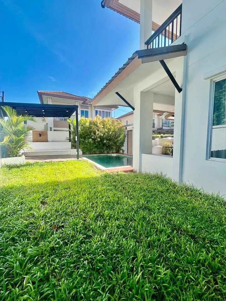 3 Schlafzimmer, 2 Badezimmer Villa mit privatem Pool in Pa Klok, Thalang