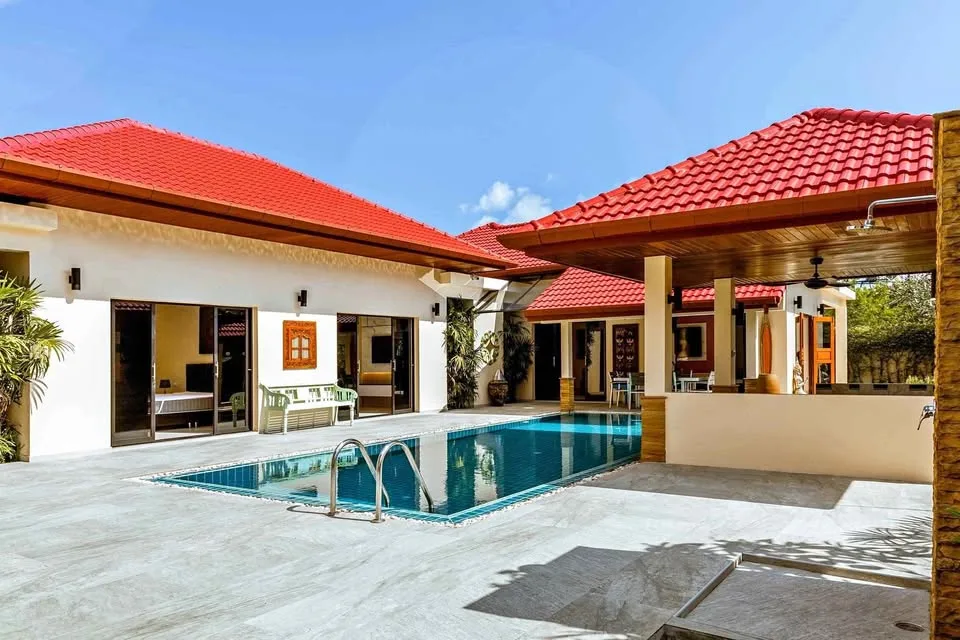 Geräumige 3-Zimmer Pool-Villa zur Miete in Chalong