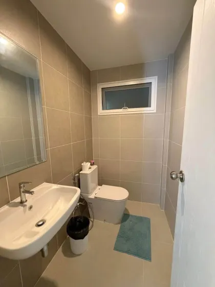 Moderno Townhome de 3 Dorm 3 Baños en Alquiler en Supalai Primo, Si Sunthon