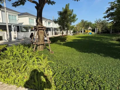 Moderno Townhome de 3 Dorm 3 Baños en Alquiler en Supalai Primo, Si Sunthon