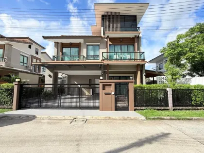 Modern Luxury House with Rooftop at The Palm Kathu-Patong