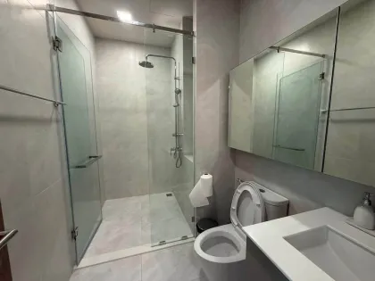 豪华两卧室公寓，直通泳池