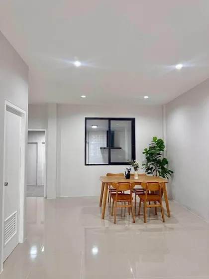 ทาวน์เฮาส์ใหม่ 3 ห้องนอนให้เช่าใน Garden Place Muang Thalang