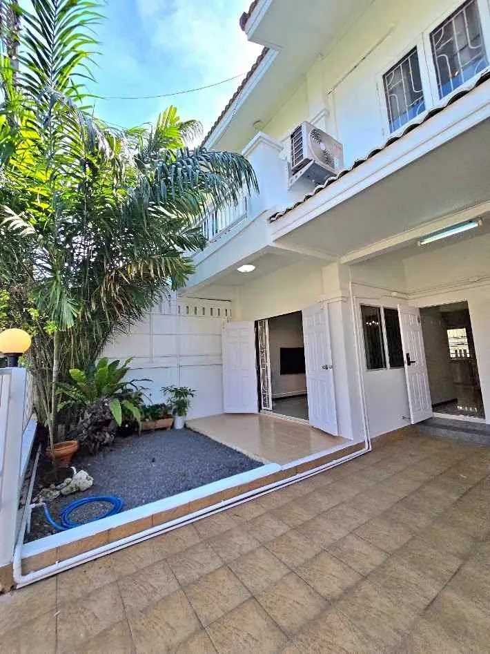 Casa en alquiler con 3 habitaciones y 2 baños en Koh Kaew