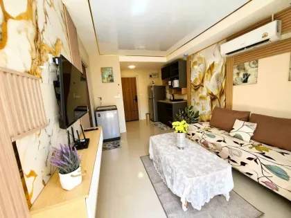 Location 1 chambre avec vue piscine au 777 Beach Condotel