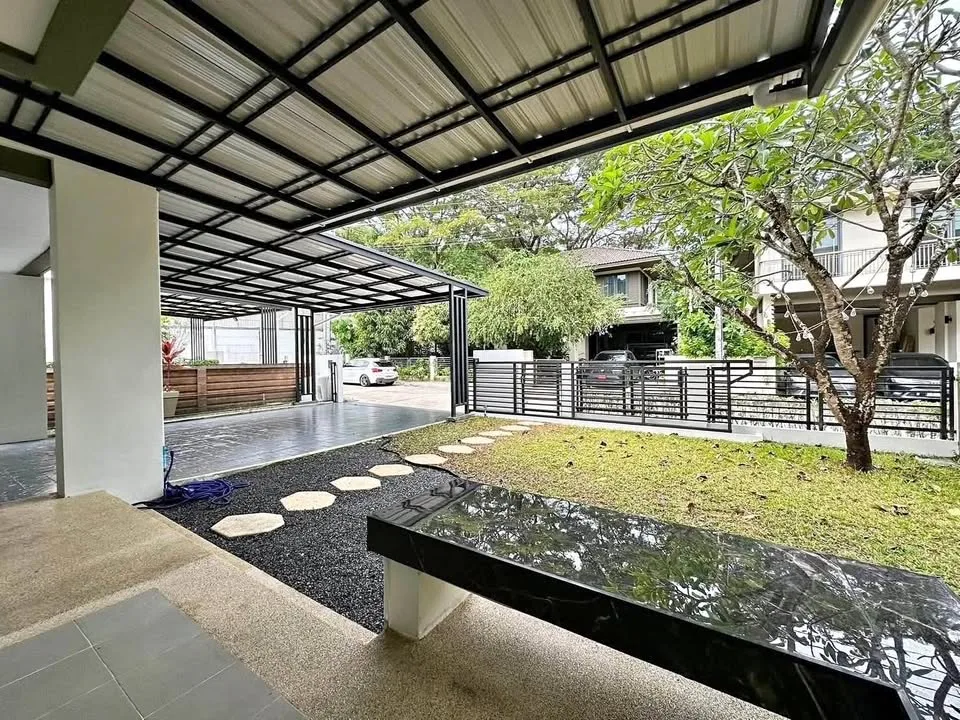 วิลล่าครอบครัว 3 ห้องนอน ขนาดกว้างขวาง ตรงข้ามโรงเรียนนานาชาติบริติชภูเก็ต