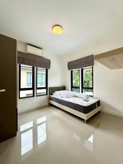 วิลล่าครอบครัว 3 ห้องนอน ขนาดกว้างขวาง ตรงข้ามโรงเรียนนานาชาติบริติชภูเก็ต