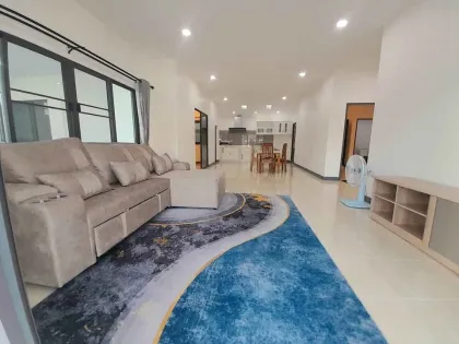 Freistehendes Haus mit 3 Schlafzimmern und 3 Bädern zur Miete in Thalang