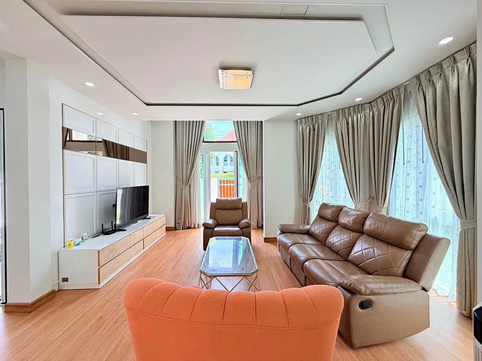 วิลล่าปรับปรุงใหม่ 4 ห้องนอน ในทำเลสุดยอดที่เกาะแก้ว