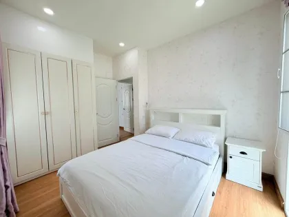 วิลล่าปรับปรุงใหม่ 4 ห้องนอน ในทำเลสุดยอดที่เกาะแก้ว