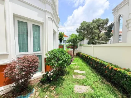 วิลล่าปรับปรุงใหม่ 4 ห้องนอน ในทำเลสุดยอดที่เกาะแก้ว
