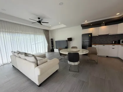 Moderna villa de 2 plantas en alquiler en Rawai con jacuzzi
