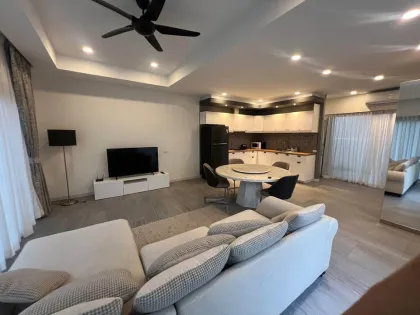 Moderna villa de 2 plantas en alquiler en Rawai con jacuzzi