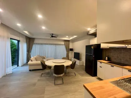 Moderna villa de 2 plantas en alquiler en Rawai con jacuzzi