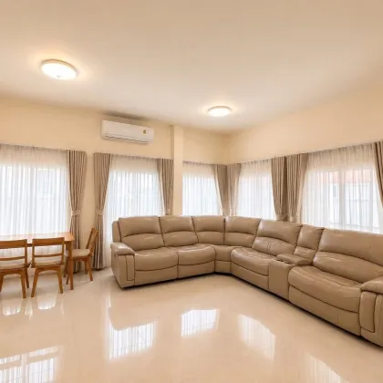 Haustierfreundliche 3-Zimmer-Villa mit großem Garten in Phuket Villa Chaofa