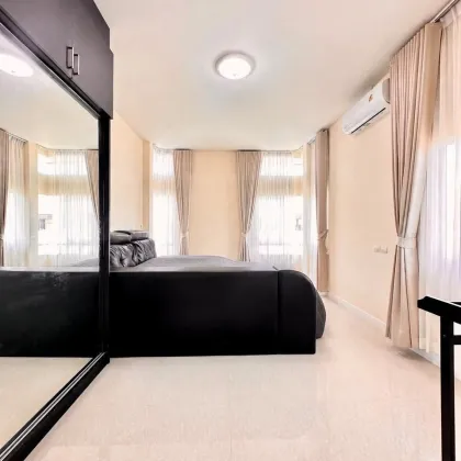 Haustierfreundliche 3-Zimmer-Villa mit großem Garten in Phuket Villa Chaofa
