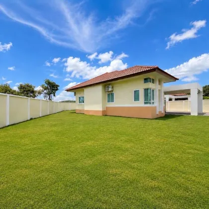 Haustierfreundliche 3-Zimmer-Villa mit großem Garten in Phuket Villa Chaofa