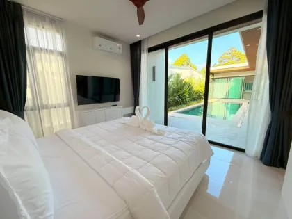 Villa moderne tropicale avec piscine privée à Cherng Talay