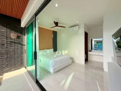 Villa moderne tropicale avec piscine privée à Cherng Talay