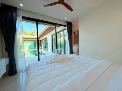 Villa moderne tropicale avec piscine privée à Cherng Talay