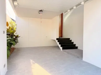 Villa moderne tropicale avec piscine privée à Cherng Talay