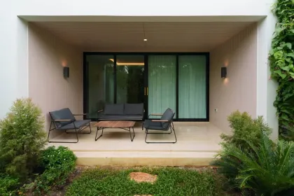 Luxuriöse 3-Schlafzimmer Poolvilla mit Seeblick in Rawai