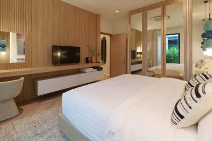 Luxuriöse 3-Schlafzimmer Poolvilla mit Seeblick in Rawai