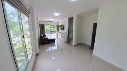 Villa de esquina con 3 habitaciones en alquiler en Phuket Green Ville