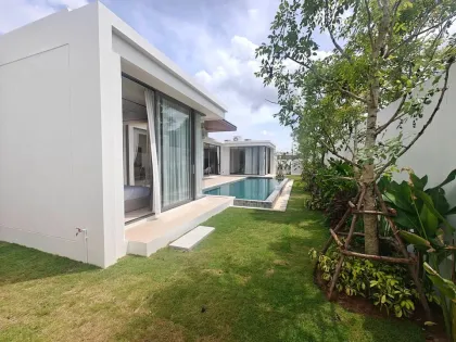 Новая вилла с 3 спальнями и бассейном рядом с UWC Phuket