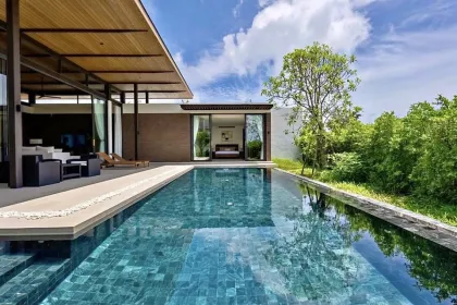บ้านพักตากอากาศพูลวิลล่า 3 ห้องนอนสุดหรูให้เช่า – Boat Avenue Residence
