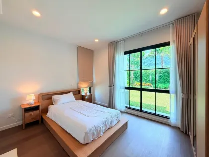 Villa de lujo nueva con 4 dormitorios y 5 baños en alquiler en Koh Kaew