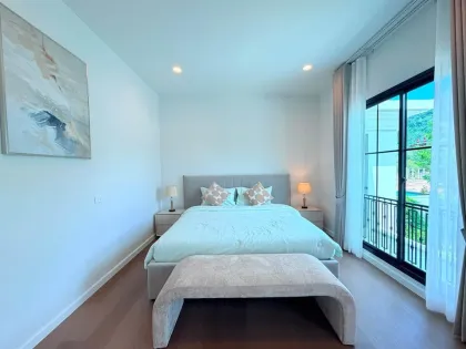 Villa de lujo nueva con 4 dormitorios y 5 baños en alquiler en Koh Kaew
