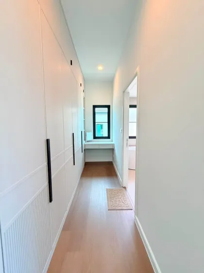 Villa de lujo nueva con 4 dormitorios y 5 baños en alquiler en Koh Kaew