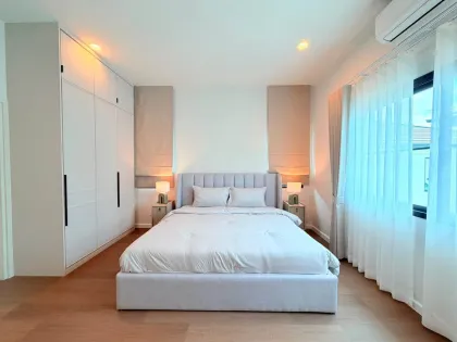 Villa de lujo nueva con 4 dormitorios y 5 baños en alquiler en Koh Kaew