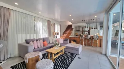 Cozy and Modern Private Pool Villa near BCIS in Chalong