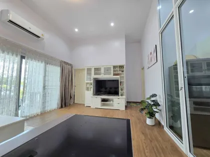 Koh Kaew舒适2卧室半独立式住宅