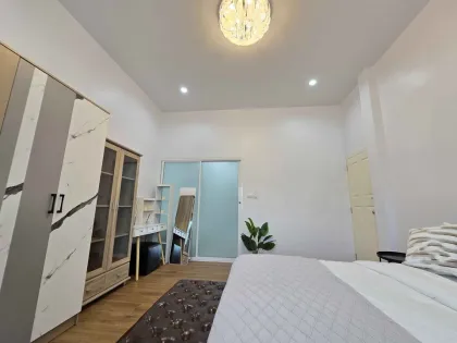 Koh Kaew舒适2卧室半独立式住宅