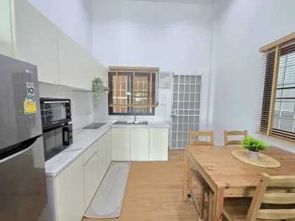 Koh Kaew舒适2卧室半独立式住宅