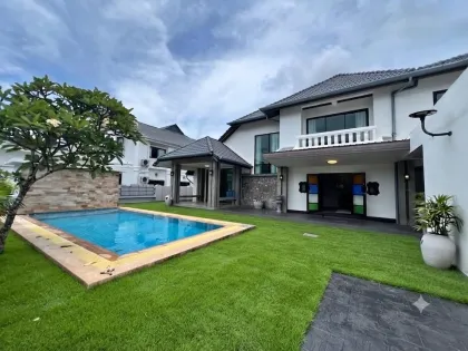 Moderne Luxus-Poolvilla zur Miete in Wichit, Phuket