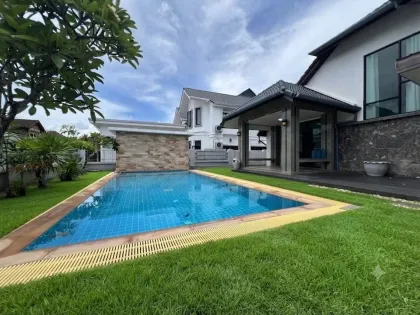 Moderne Luxus-Poolvilla zur Miete in Wichit, Phuket