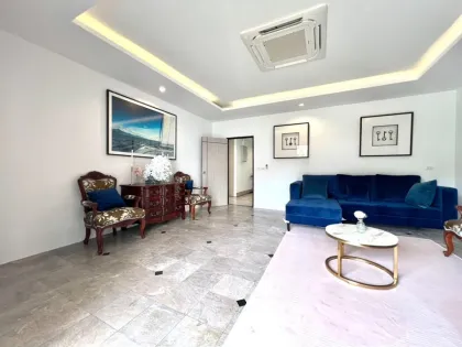 Moderne Luxus-Poolvilla zur Miete in Wichit, Phuket