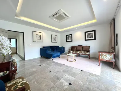 Moderne Luxus-Poolvilla zur Miete in Wichit, Phuket