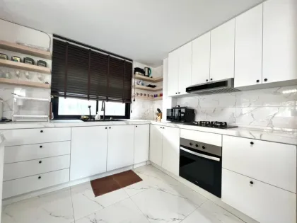 Moderne Luxus-Poolvilla zur Miete in Wichit, Phuket
