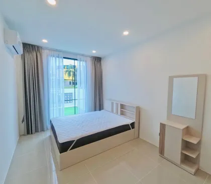 Neu gebautes 2-Zimmer-Haus mit 2 Bädern in Chalong zu vermieten